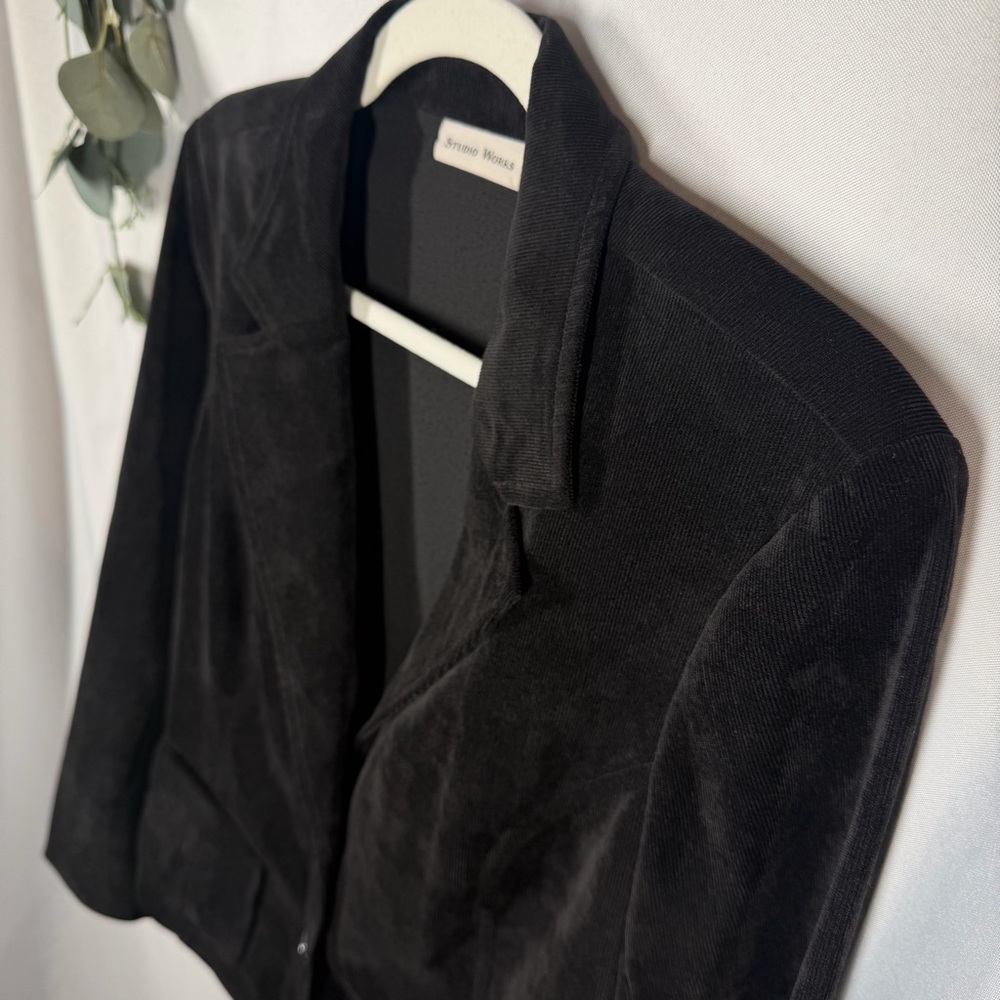 Studio Works | Black Velvet Blazer Jacket Two Buttons Pockets Women's Size 10 - Picture 3 of 9
